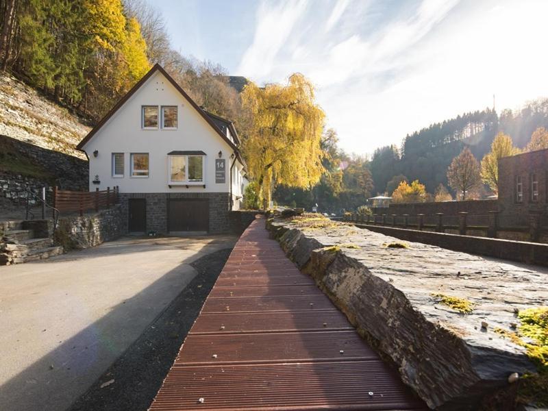 Zur Altstadt Моншау Экстерьер фото